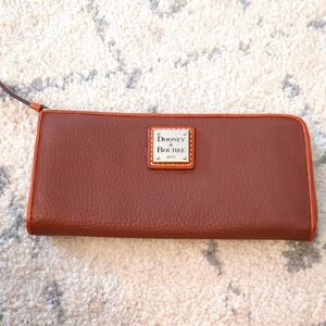 Dooney & Bourke Like New Brown Leather Wallet